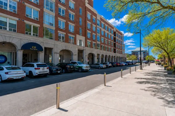 430 Pearl ST #410, Burlington, ON L7R 4J8