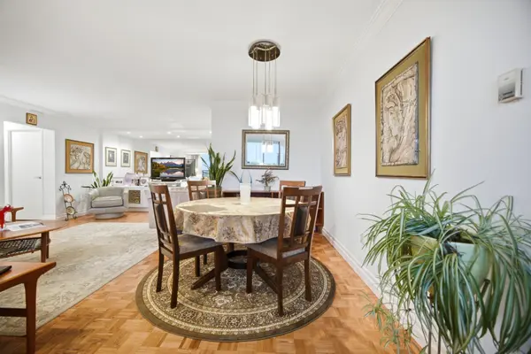 335 Mill RD #903, Toronto W08, ON M9C 1Y6