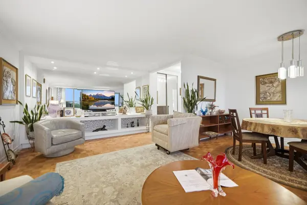 335 Mill RD #903, Toronto W08, ON M9C 1Y6