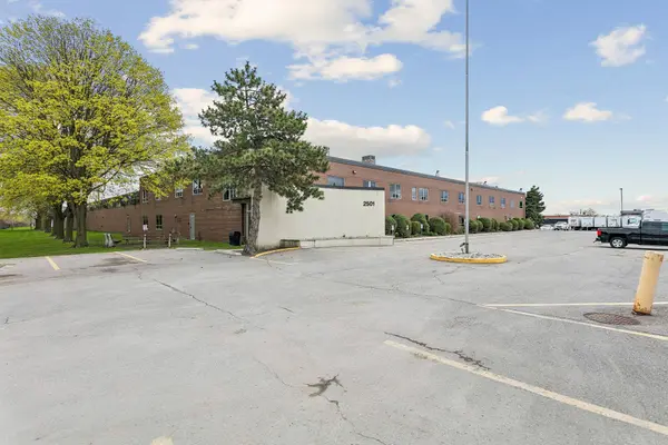 2501 Stanfield RD #Opt. 3, Mississauga, ON L4Y 1R6