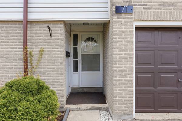 2440 Bromsgrove RD #71, Mississauga, ON L5J 4J7