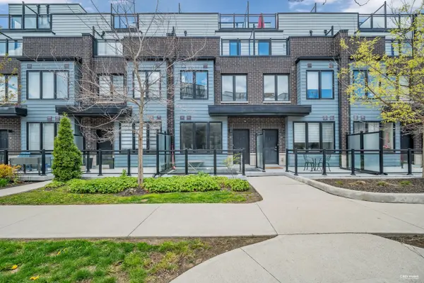 2212 BROMSGROVE RD #13, Mississauga, ON L5J 0B3
