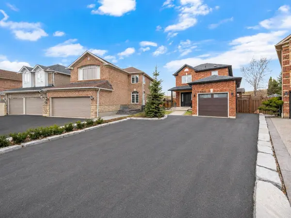 1169 Barnswallow CT, Mississauga, ON L5V 2J6