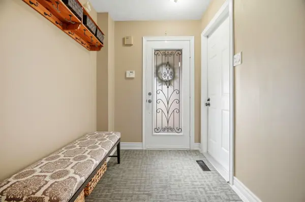 17 Metzak DR, Brampton, ON L6Z 4N3