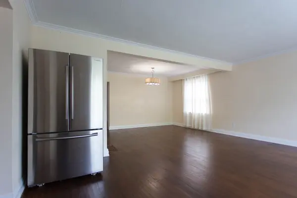 30 Northampton DR, Toronto W08, ON M9B 4S6