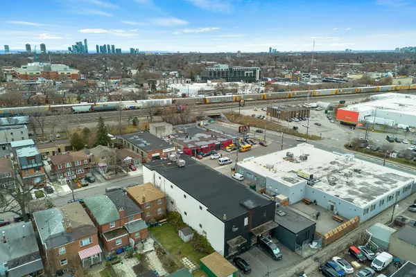 346-348 Ryding AVE, Toronto W02, ON M6N 1H5