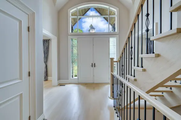 168 Walby DR, Oakville, ON L6L 4E2