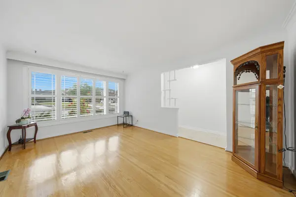 2870 Weston RD, Toronto W05, ON M9M 2S3