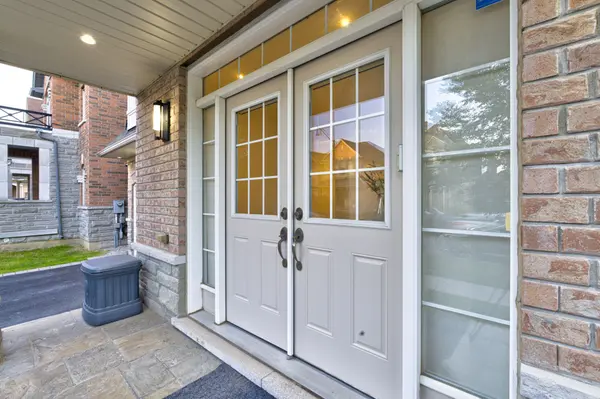 46 Sliprock CRES, Brampton, ON L6Y 0W8