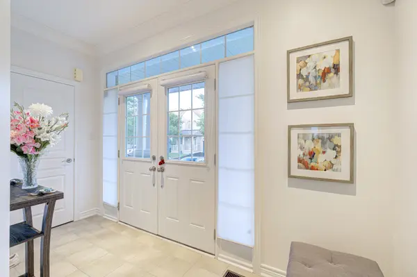 46 Sliprock CRES, Brampton, ON L6Y 0W8