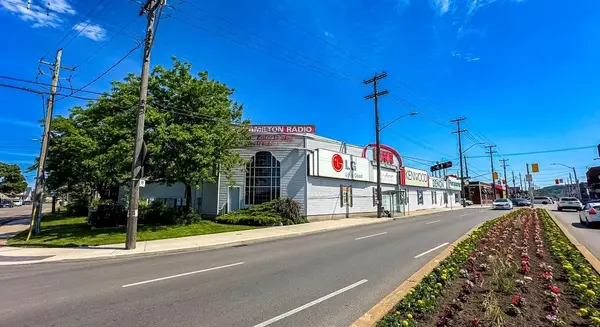 1325 Barton ST E, Hamilton, ON L8H 4T1