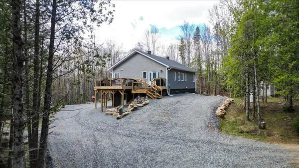 1404 Hybla RD, Hastings Highlands, ON K0L 1C0