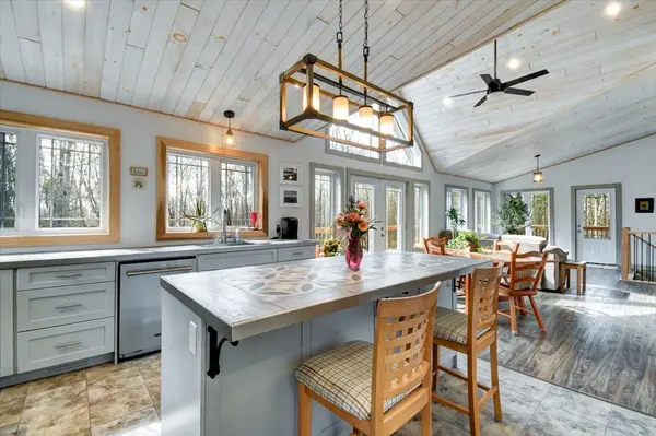 1404 Hybla RD, Hastings Highlands, ON K0L 1C0