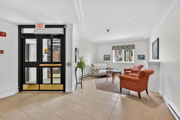 2 Bay ST #202, Kingston, ON K7K 6T7
