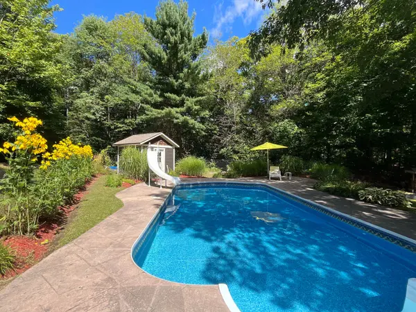 1474 Etwell RD, Huntsville, ON P1H 2J2