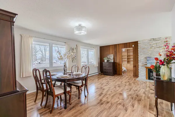 2437 Baseline RD, Parkway Park - Queensway Terrace S And Area, ON K2C 0E3