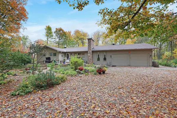 4715 Stonecrest RD, Carp - Dunrobin - Huntley - Fitzroy And Area, ON K0A 3M0