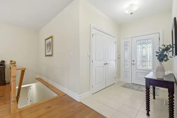 35 Maplehurst CRES, Prince Edward County, ON K0K 3L0