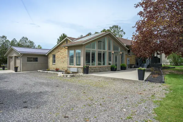 5596 Mooresville DR, North Middlesex, ON N0M 2J0