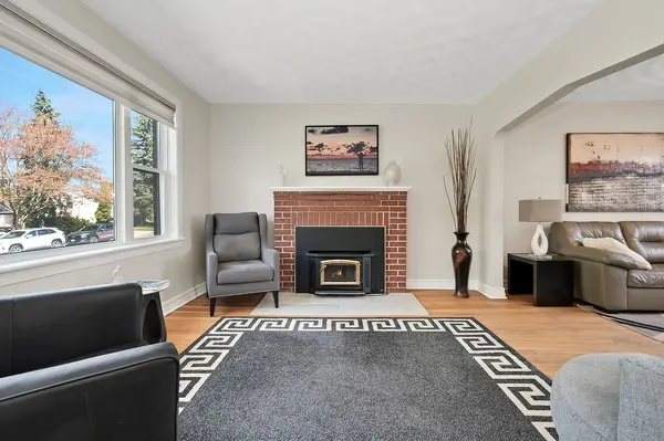 1072 Richard AVE, Billings Bridge - Riverside Park And Area, ON K1H 8C4