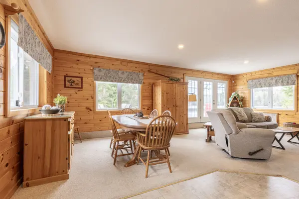143 South DR, Huntsville, ON P1H 2J2