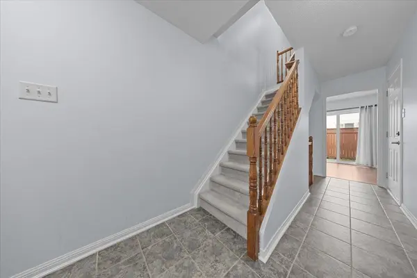 703 Sanibel Private, Bells Corners And South To Fallowfield, ON K2H 0A8