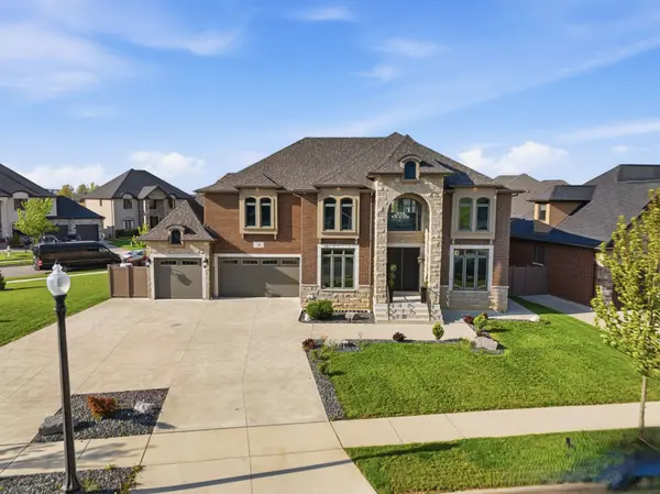 30 Augustus CT, Lasalle, ON N9H 0G6