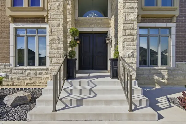30 Augustus CT, Lasalle, ON N9H 0G6