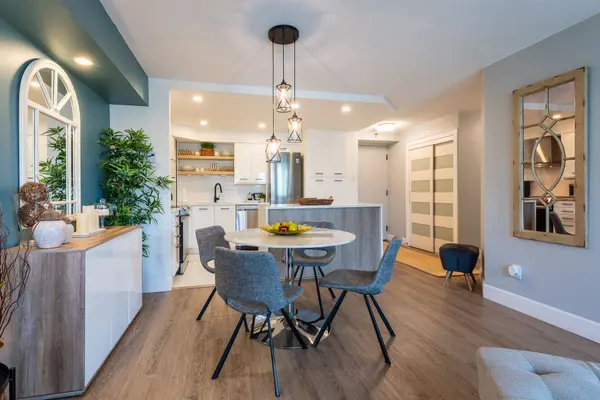 1025 Grenon AVE #303, Britannia Heights - Queensway Terrace N And Area, ON K2B 8S5