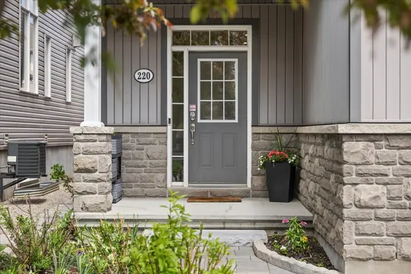 220 Harthill WAY, Barrhaven, ON K2J 0P2