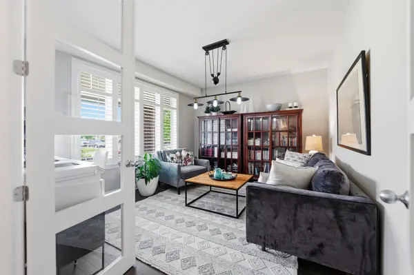 198 Escarpment CRES, Kanata, ON K2T 0L7