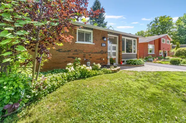 2296 Kay ST, Parkway Park - Queensway Terrace S And Area, ON K2C 1J7