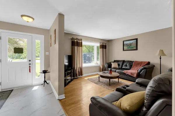 21 McDonald CRES, Greater Napanee, ON K7R 3K6