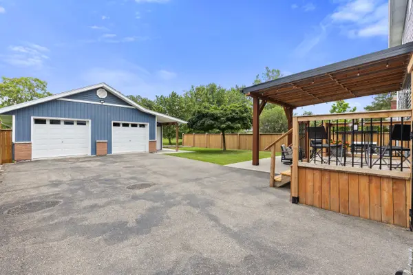 19 Bosnich AVE, Welland, ON L3C 2W6
