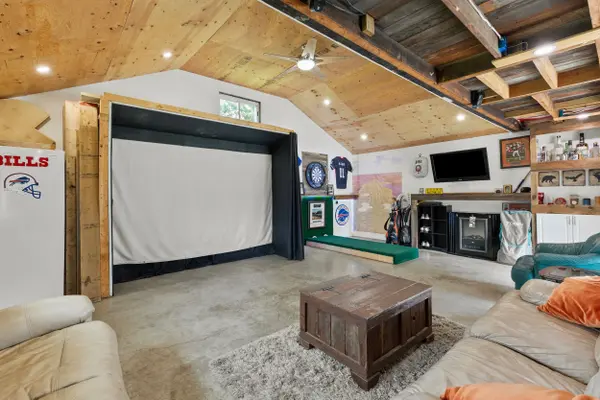 19 Bosnich AVE, Welland, ON L3C 2W6