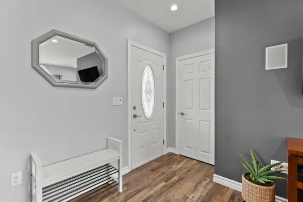19 Bosnich AVE, Welland, ON L3C 2W6