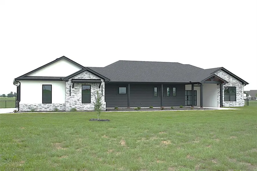 611 Willow Moon Ranch Road, Crawford, TX 76638