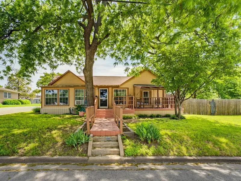601 S Miller Street, Decatur, TX 76234