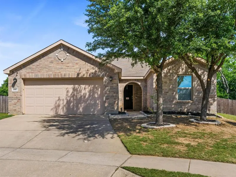 6901 Sylvan Meadows Drive, Fort Worth, TX 76120