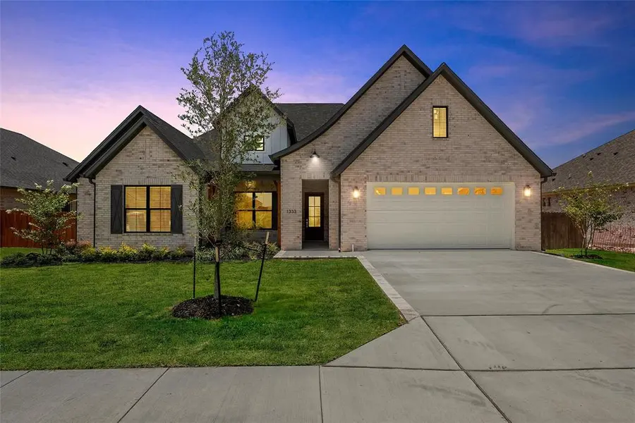 1333 Tahonta Drive, Hewitt, TX 76643
