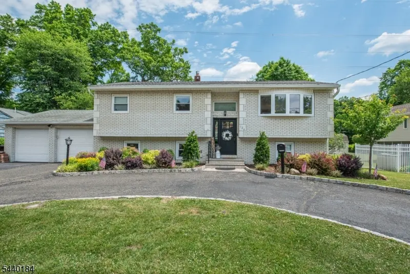 128 Overlook Ave, East Hanover Twp., NJ 07936