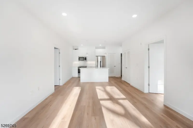 25 Freeway Dr #502, East Orange City, NJ 07018