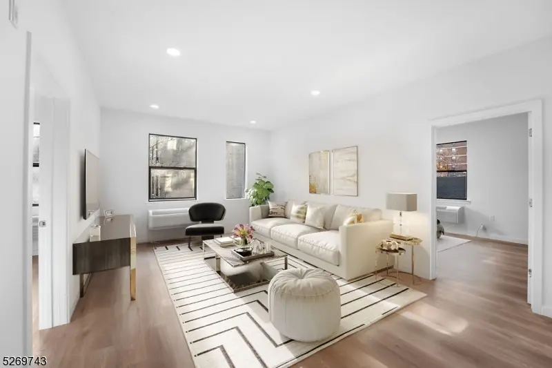 25 Freeway Dr #501, East Orange City, NJ 07018