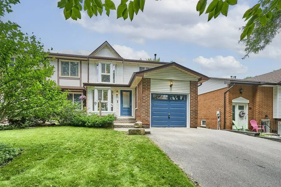 57 Renfield CRES, Whitby, ON L1P 1B2