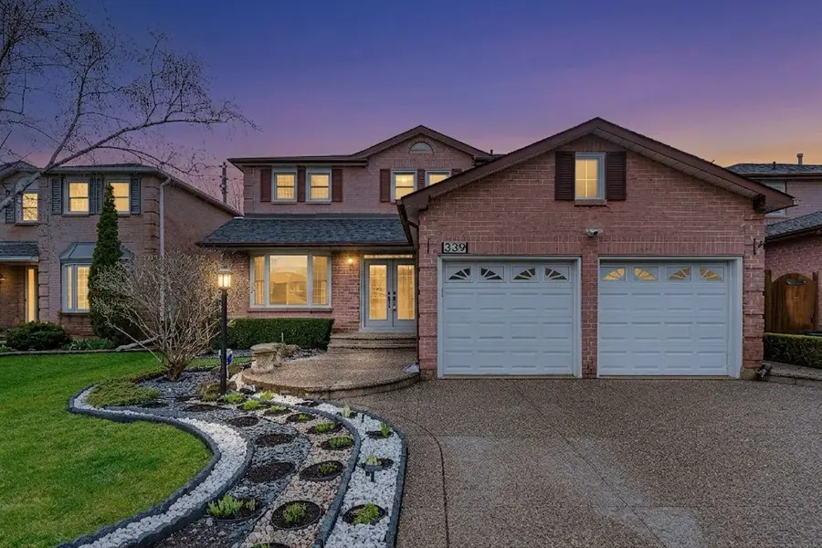 339 Parklane RD, Oakville, ON L6H 4J4