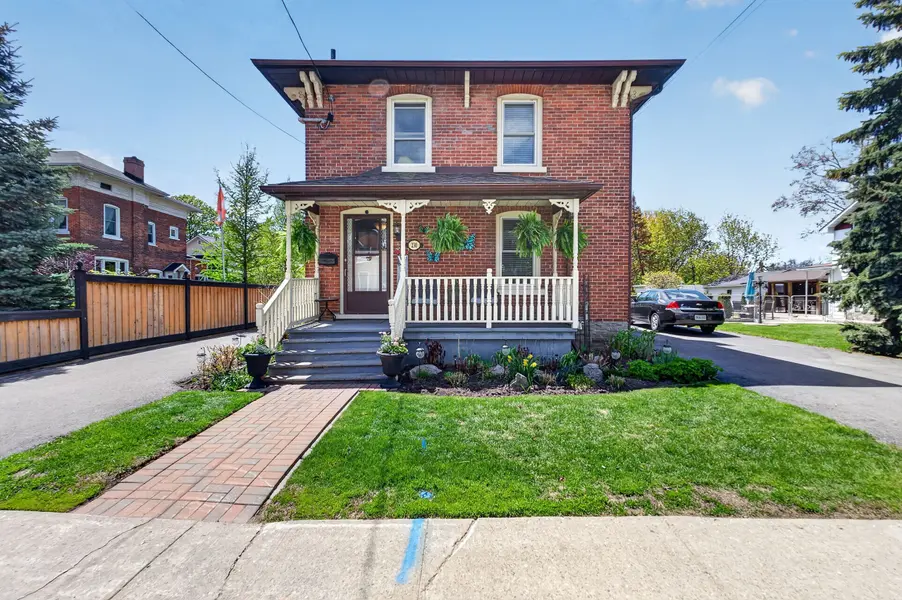 230 Centre ST N, Greater Napanee, ON K7R 1P1