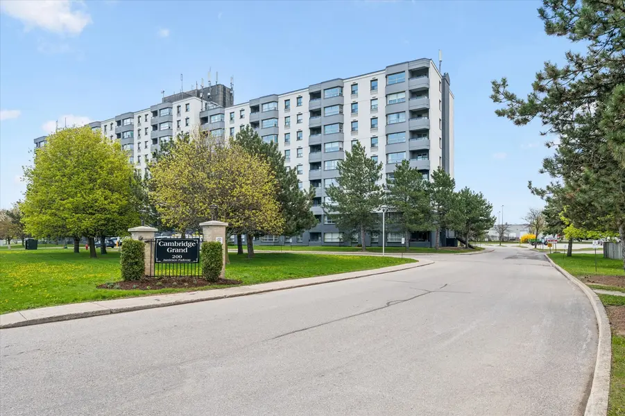 200 Jamieson Pkwy #403, Cambridge, ON N3C 4B5