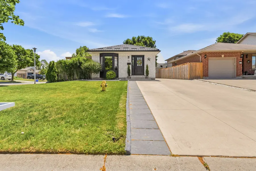 30 Trapper ST, London East, ON N5W 6B4