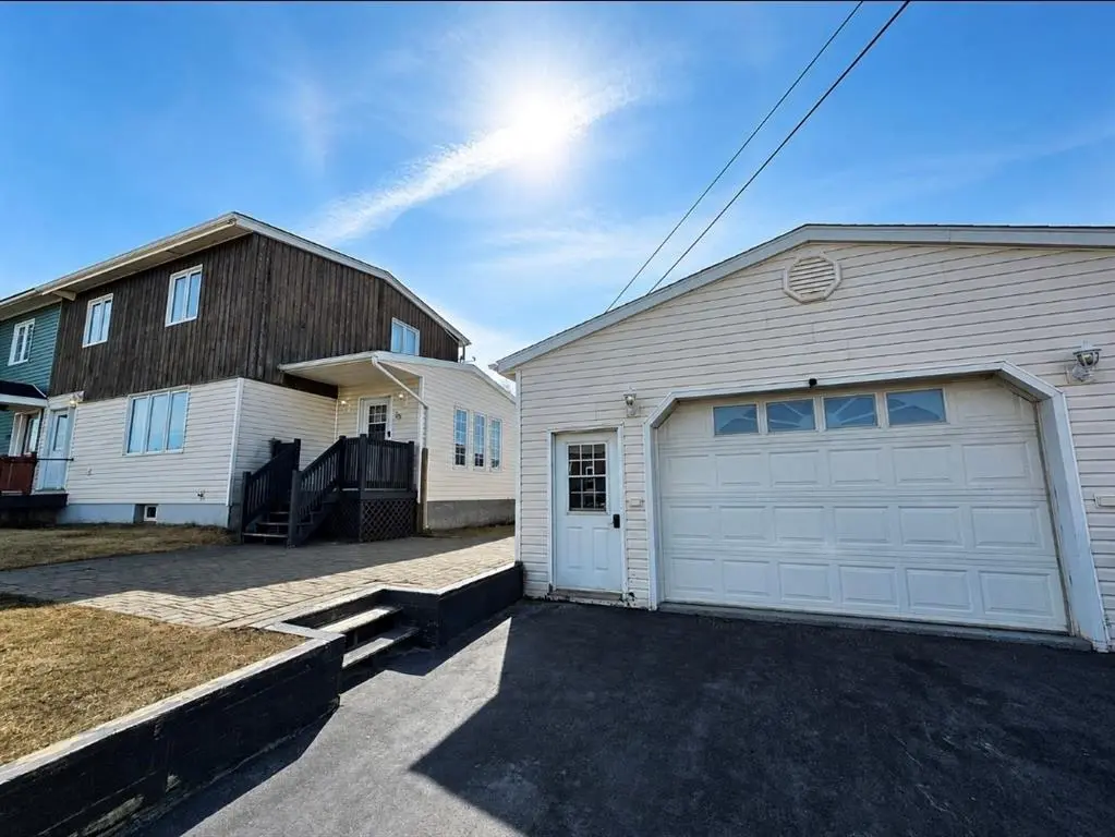 26 Bond Street, Wabush, NL A0R1B0