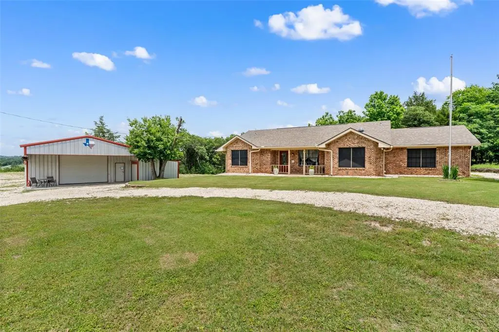 162 Highridge Drive, Bruceville, TX 76630